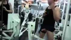 masturbandose en el gym