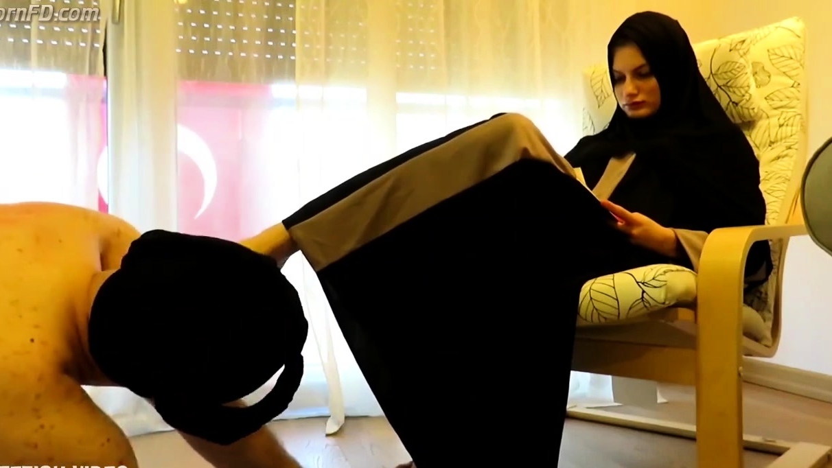 Films porno gratuits et vidéos de sexe et films de cul - Turkish Mistress  Aylin Get Good Morning Worship - 1882533 - ProPorn.com