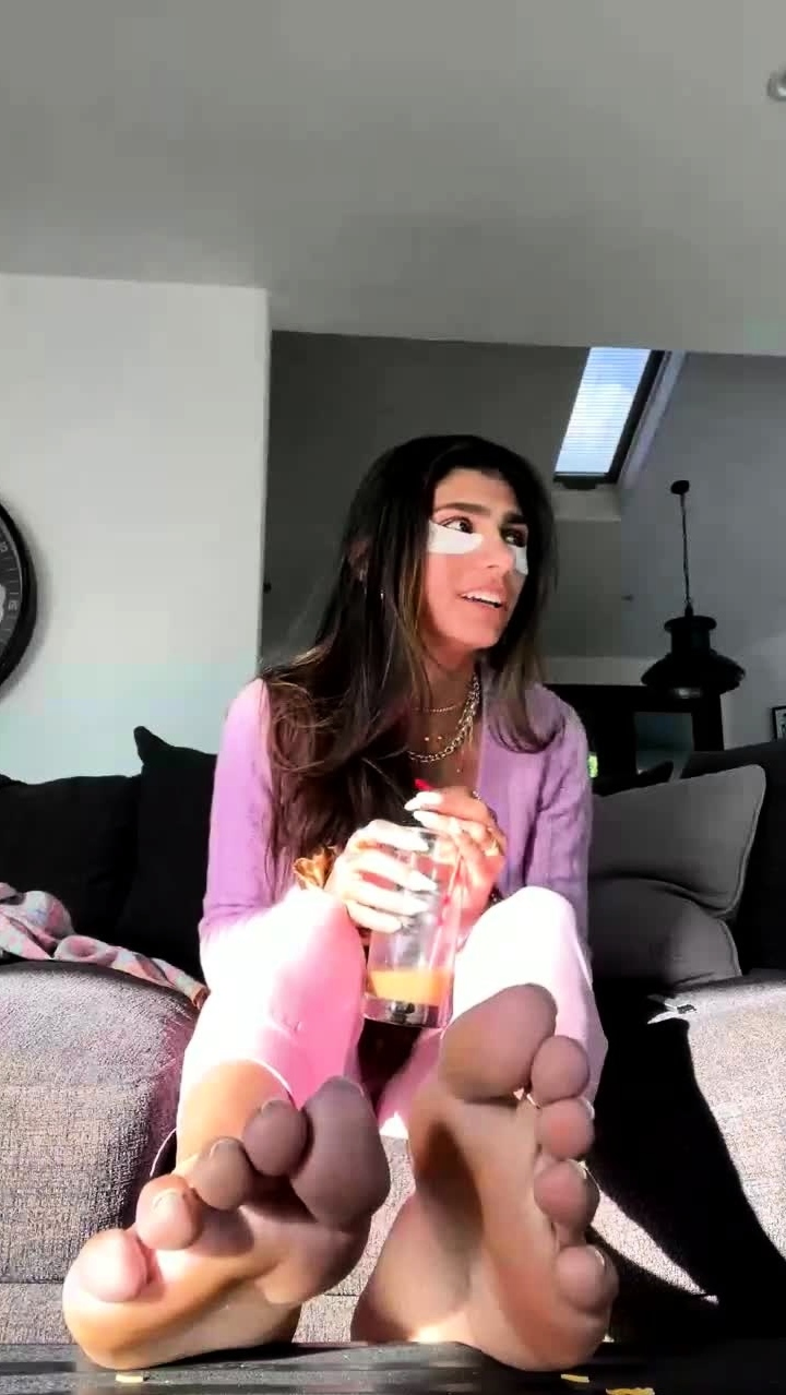 Mia khalifa onlyfans feet