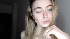 Amateur Blonde Teen Plays Solo with Toy Webcam Porn