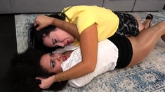 Tillytown - Contemptuos Cats: Paisley Vs Sophia (hd)
