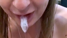 Amateur teen blowjob and cumshot from a guy