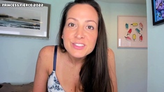 Cute amateur brunette naughty in solo jerking show on camera