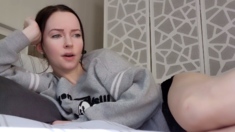 Brunette Couch Webcam Solo Fun Masturbating