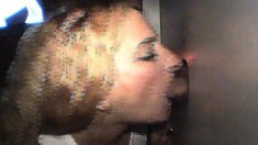 Sultry Blonde Babe Flaunts Her Shaved Cunt And Delivers Hot Blowjobs